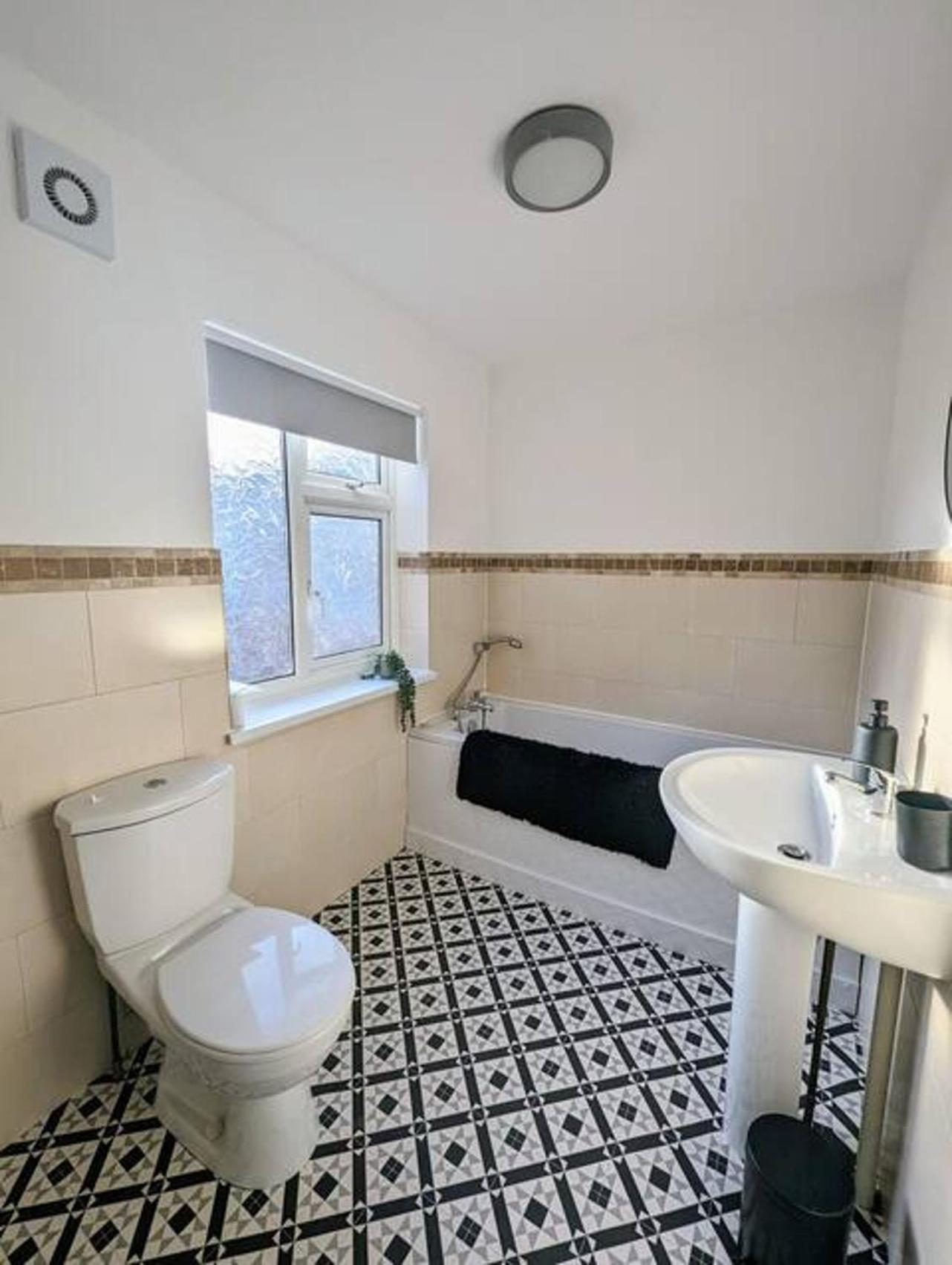 Homely 3 Bedroom House Perfect For Family And Friends เกทส์เฮด ภายนอก รูปภาพ